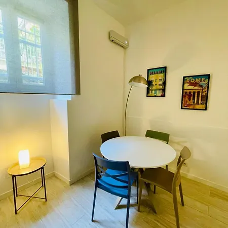 Antoni House